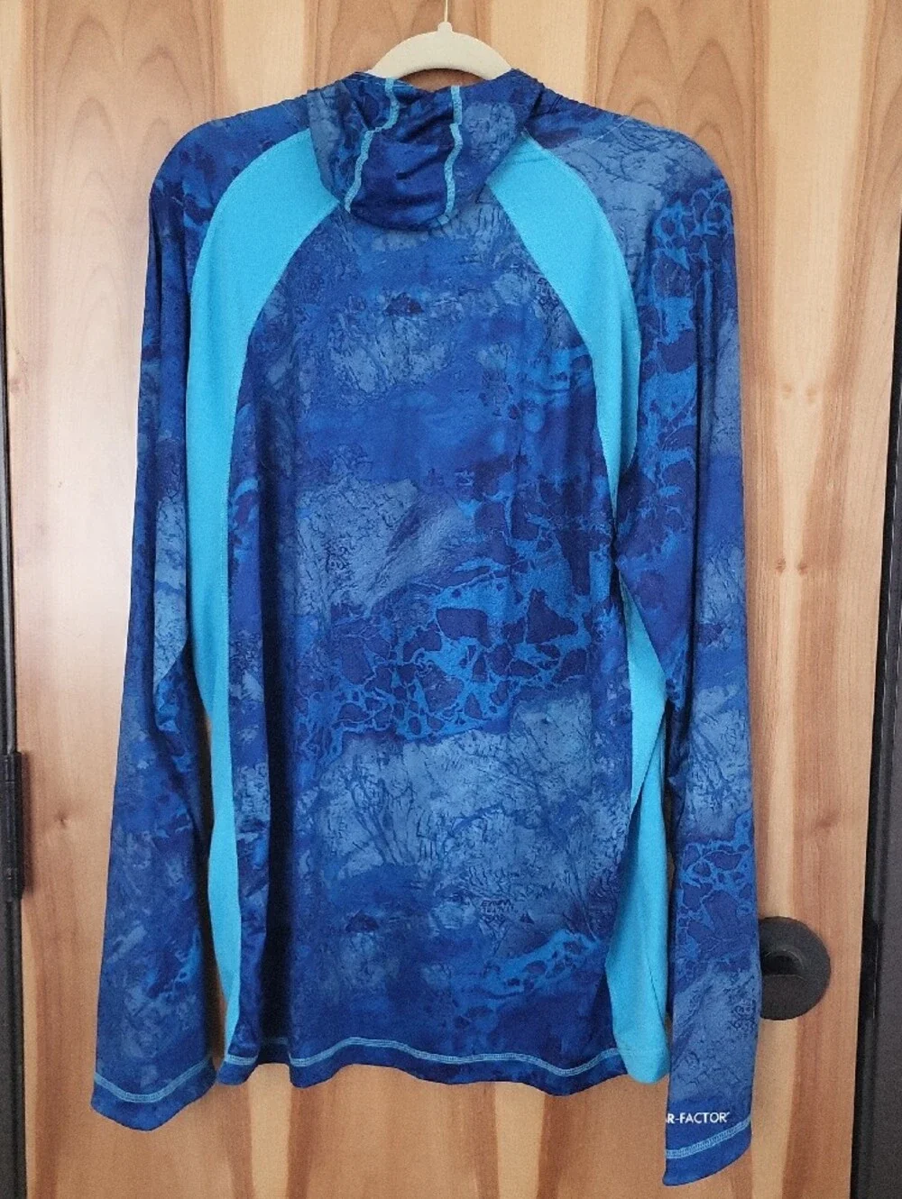 Habit Hooded Men’s Blue Long-Sleeve Swim Shirt